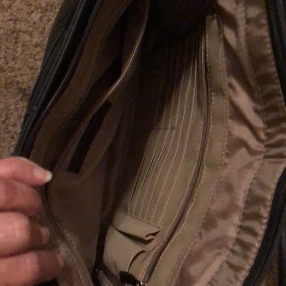 COPY - NWT concealed carry black purse in excellent shape - Picture 5 of 12